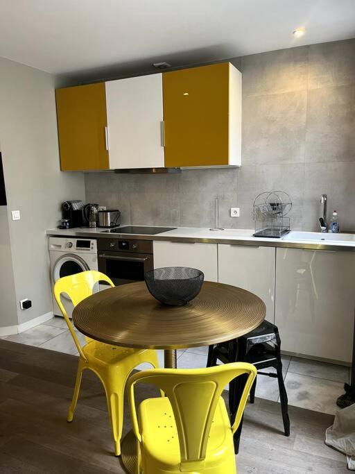 Appartement 4 Personnes - St Lazar Sur Cour à Paris Extérieur photo